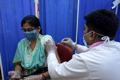 Who will get vaccinated when there is none? Delhi HC slams Centre over dialer tune