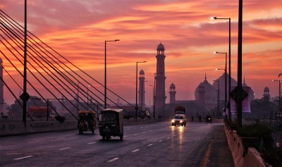 Lahore to go for complete lockdown on weekends from May 1