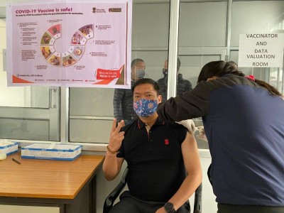 Arunachal CM Pema Khandu gets first shot of Covid-19 vaccine