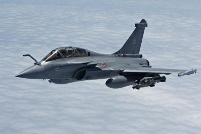 Congress demands JPC probe in Rafale deal, BJP hits back