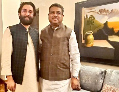 Kashmiri leader Mir Junaid discuss education, upgradation of skills with Dharmendra Prasad