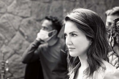 Sunny Leone stuns fans with black and white image