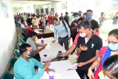 Centre rushes teams to 10 states amid rise in 'Omicron' cases