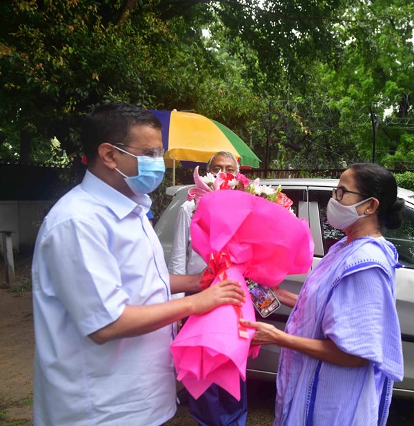 Mamata Banerjee meets Arvind Kejriwal, Sonia Gandhi in Delhi