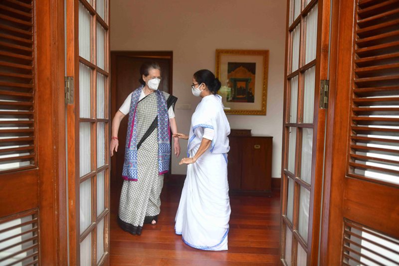 Mamata Banerjee meets Arvind Kejriwal, Sonia Gandhi in Delhi