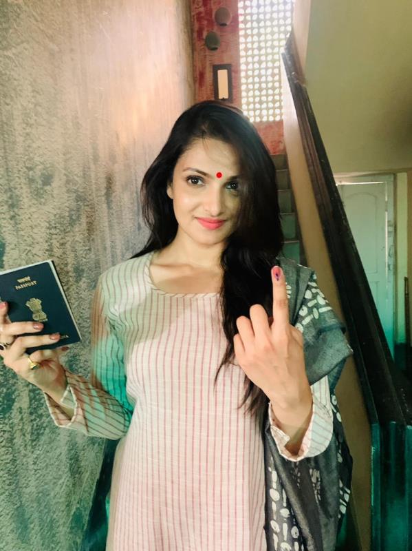 West Bengal Assembly polls: Celebrities exercise their voting rights