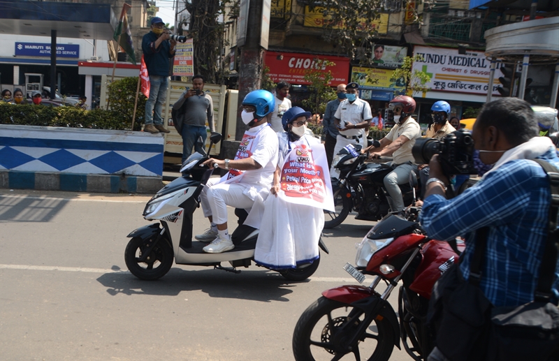 Mamata Banerjee rides e-scooty to Nabanna protesting fuel price hike