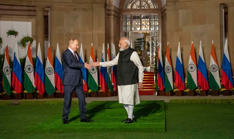PM Modi, Russian Prez Vladimir Putin arrive for meeting at Hyderabad House in Delhi