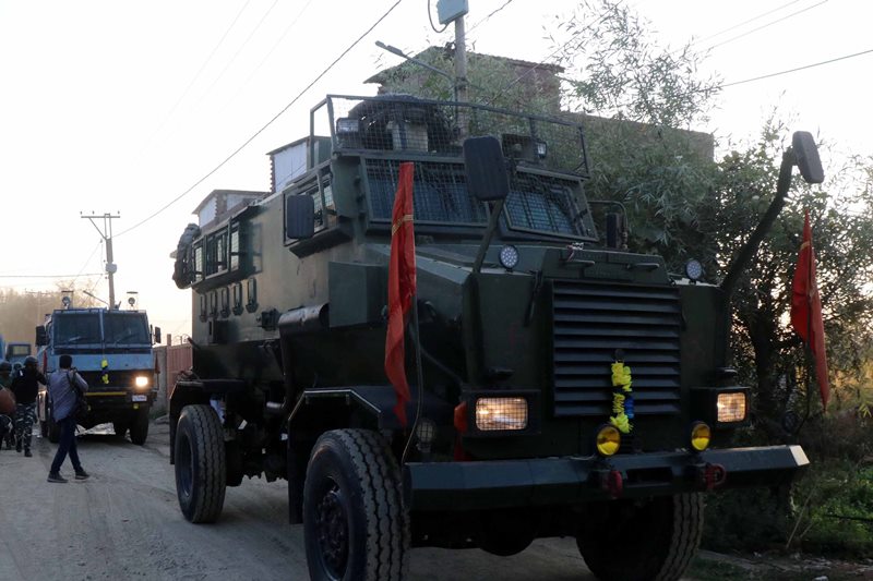 Security forces launch hunt for militants in Srinagar