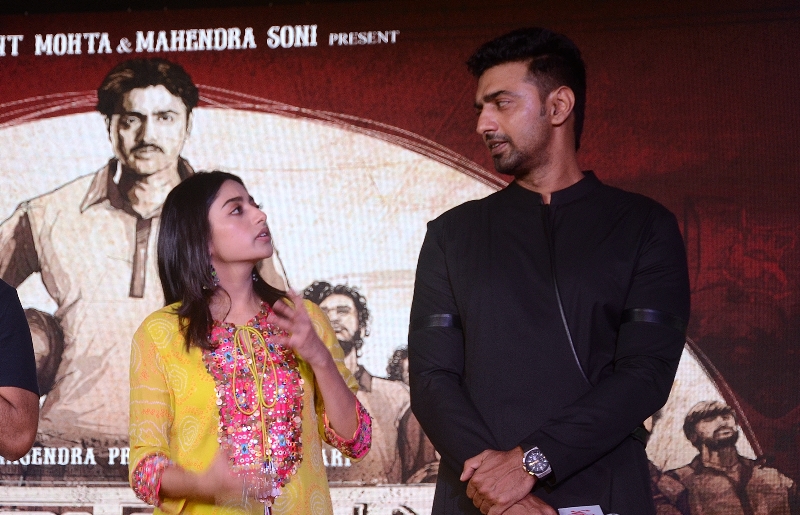 Makers release first song of Dev's Golondaaj