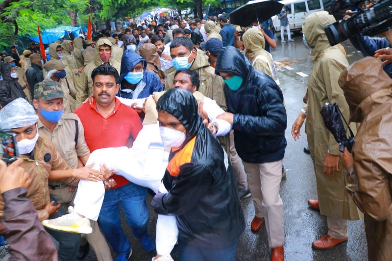 Congress protests against Pegasus in Hyderabad