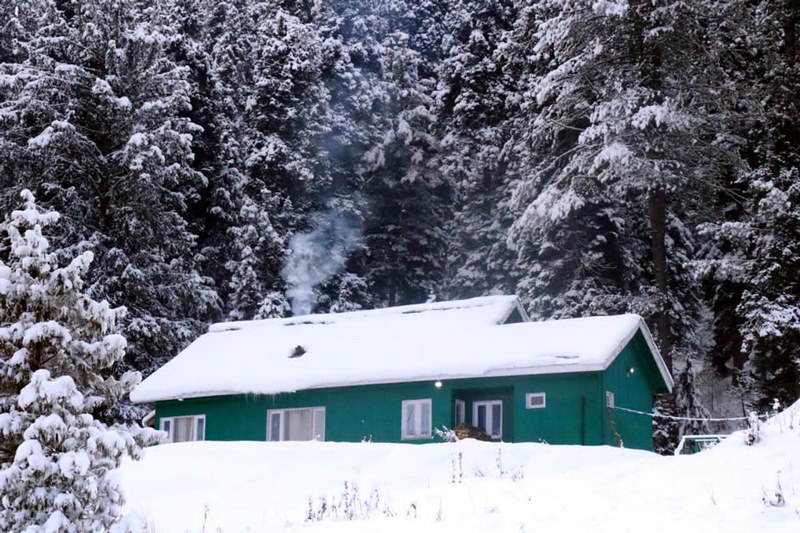 Tourists enjoying in Gulmarg