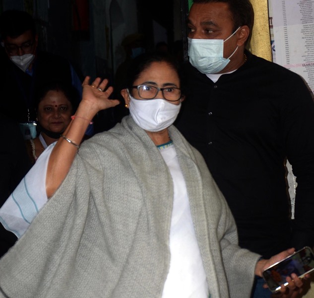 Mamata Banerjee casts her vote in KMC Polls 2021
