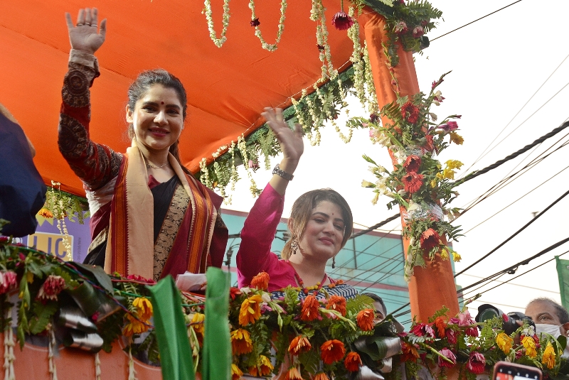 Bengal polls: Amit Shah holds roadshow for BJP candidates Babul Supriyo, Srabanti Chatterjee and Payel Sarkar in South Kolkata