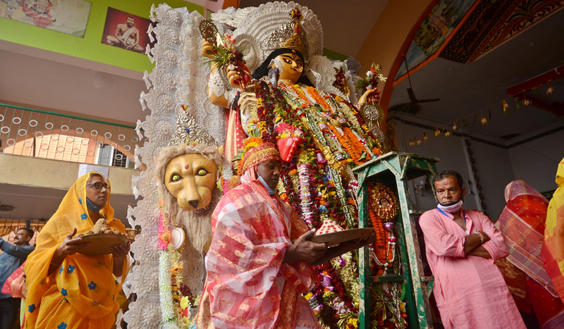 Where men cross-dress to welcome goddess Jagadhatri in West Bengal