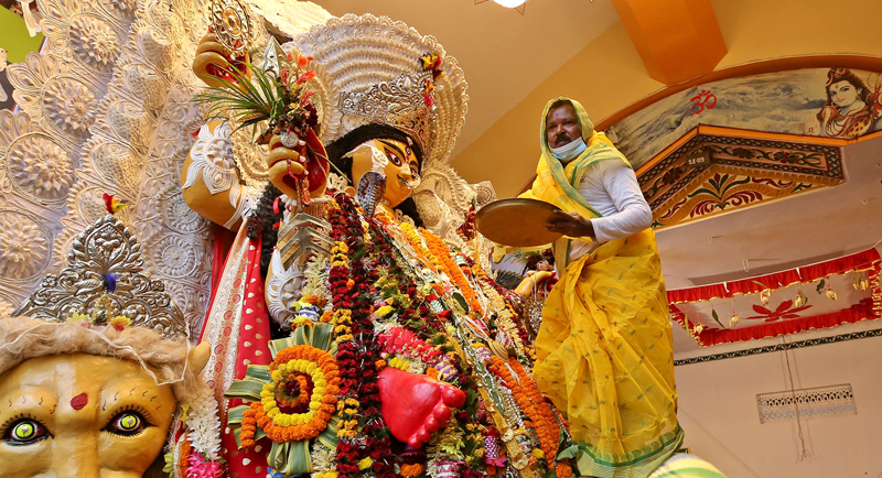 Where men cross-dress to welcome goddess Jagadhatri in West Bengal