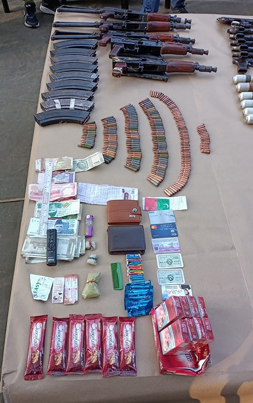 Indian army recover huge cache of arms and ammunition in Srinagar 