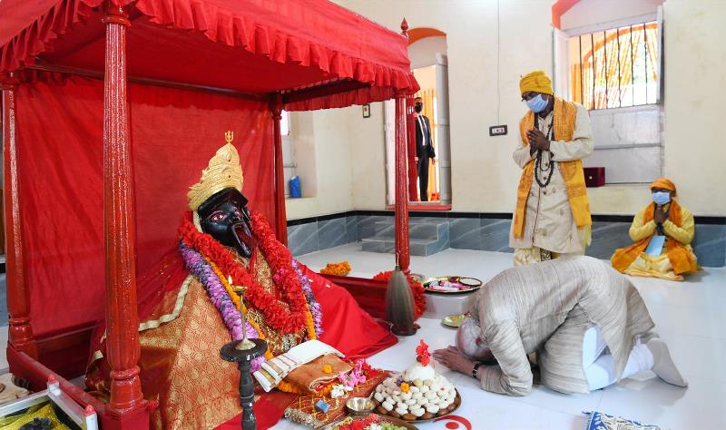 PM Modi performs puja at Jeshoreshwari Kali Temple, in Satkhira, Bangladesh.