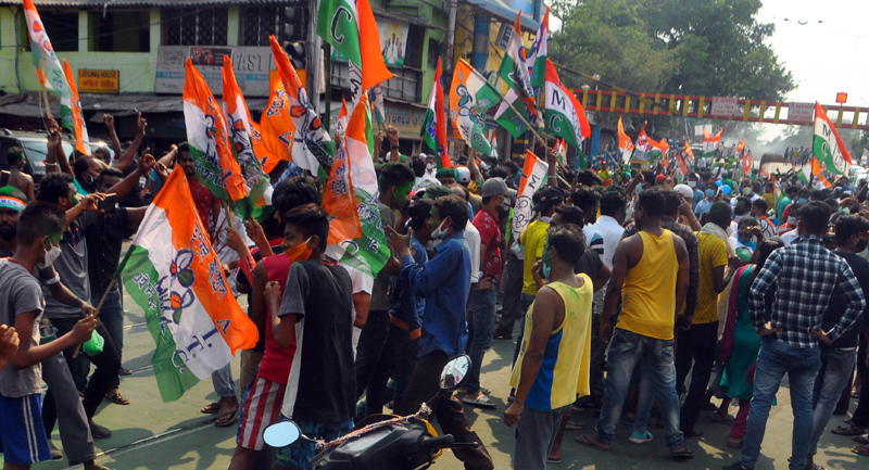 TMC supporters celebrate Bengal Assembly poll victory in Kolkata
