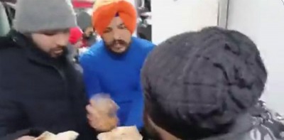 Ukraine Crisis: Video goes viral where Sikh youth offers 'Langar' to people in train as they travel towards Polish border