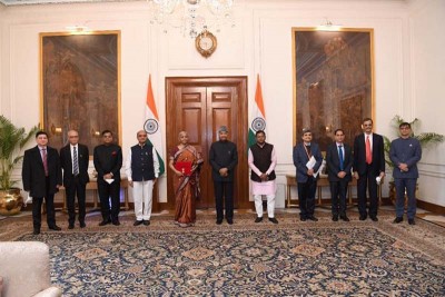 Nirmala Sitharaman meets President Kovind ahead of presenting Union Budget