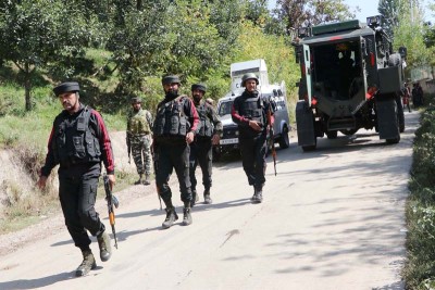 Uttar Pradesh: Two criminals injured in encounter, arrested