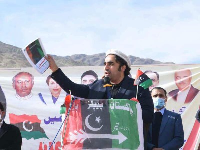 PM Imran Khan should resign before we table no-confidence motion: Zardari