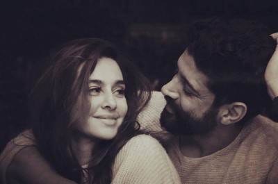 Farhan Akhtar, Shibani Dandekar to get married on Feb 19