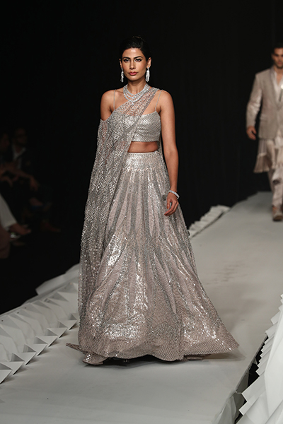 India Couture Week: Malaika Arora turns showstopper for designer duo Rohit Gandhi and Rahul Khanna