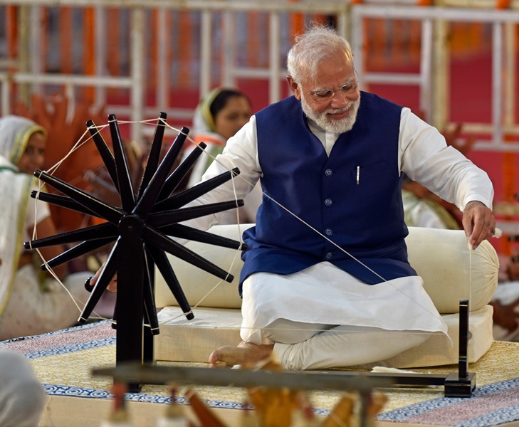 PM Modi at Khadi Utsav in Ahmedabad