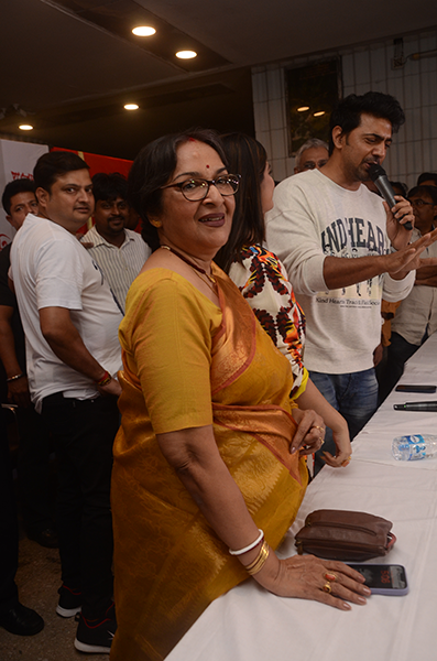 Dev starrer Projapati's first poster unveiled