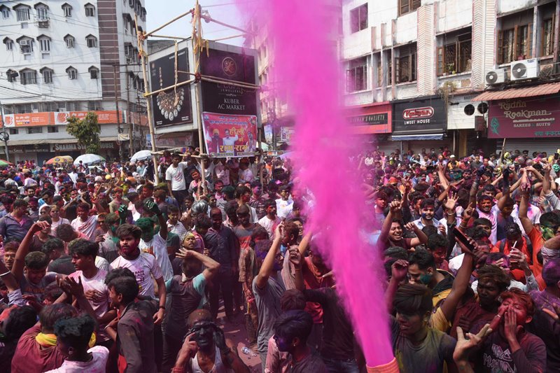 India celebrates Holi