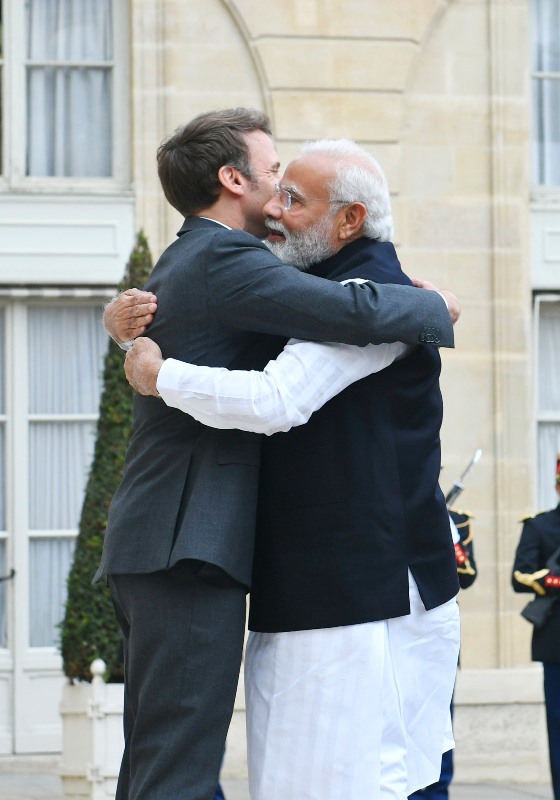 PM Modi arrives in Paris