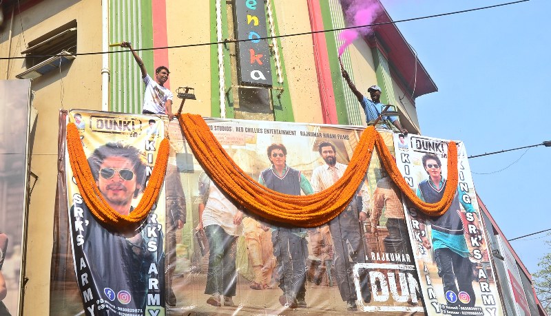 Shah Rukh Khan's fans celebrate 'Dunki' release
