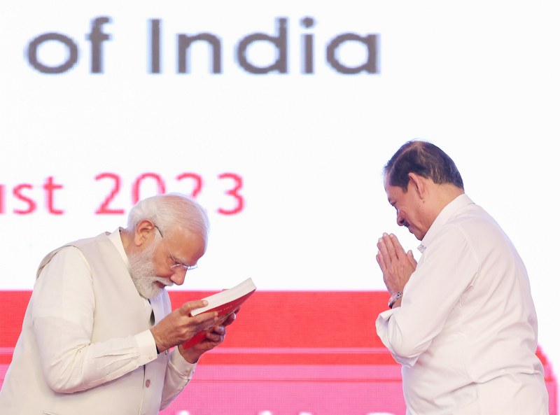 PM Modi receives Lokmanya Tilak National Award in Pune