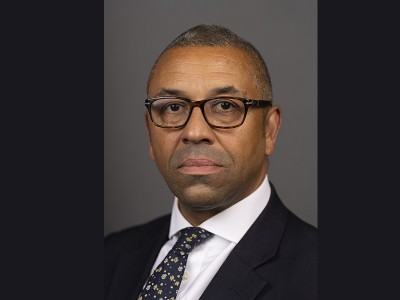 Russia bans British foreign secretary’s entry