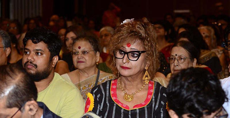 Swastika Mukherjee launches Sreemoyee Piu Kundu's memoir 'Everything Changes' in Kolkata