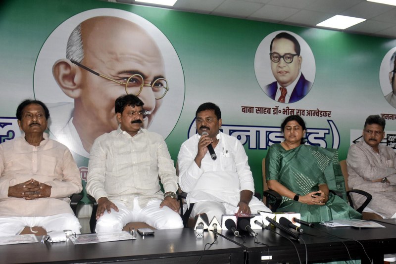 Lalu Prasad, Tej Pratap Yadav attend Chhatra RJD Bharat meeting