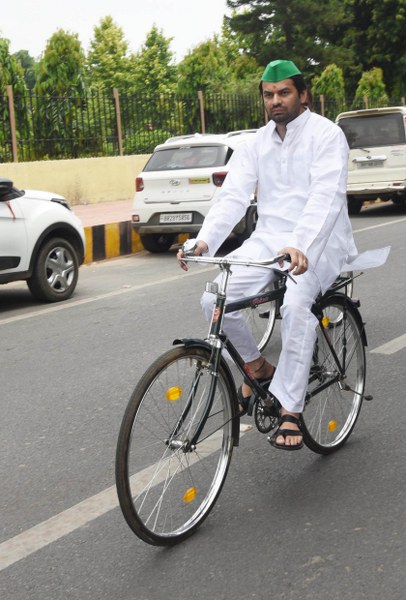 Lalu Prasad, Tej Pratap Yadav attend Chhatra RJD Bharat meeting