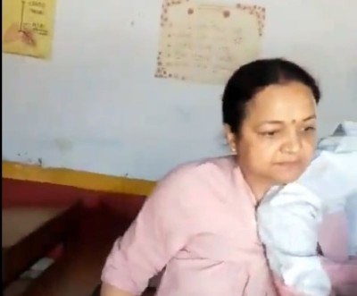 Agra school principal beats up teacher for coming late, video goes viral