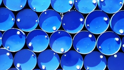 Govt slashes windfall tax on petroleum crude to Rs 5,200 pmt