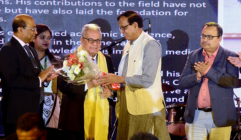 West Indies cricket legend Clive Lloyd in Kolkata