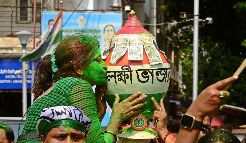 TMC celebrates win in Lok Sabha polls in Bengal
