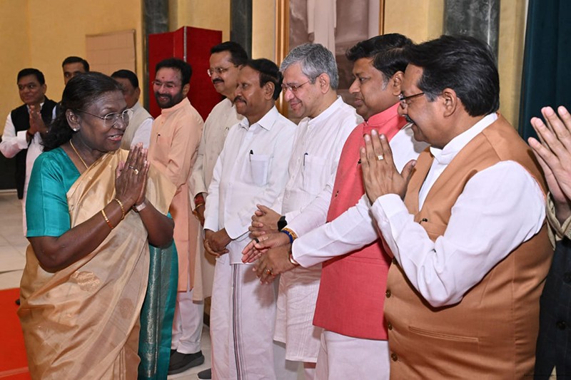In Images: President Droupadi Murmu hosts breakfast of Parliament