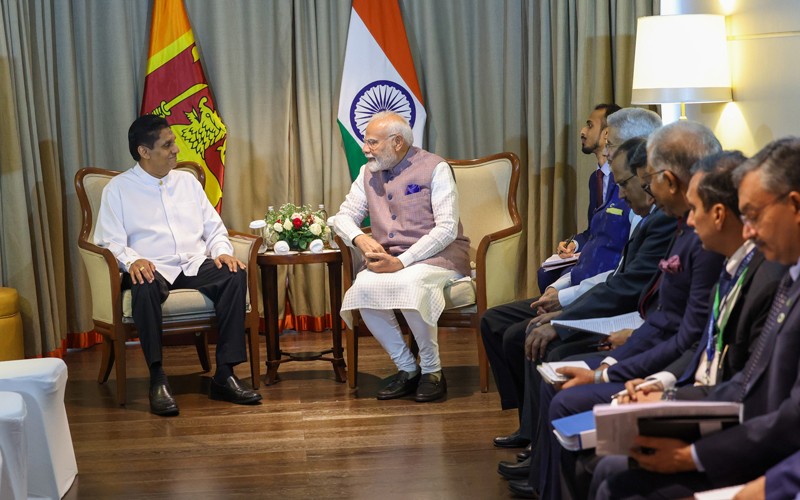 Narendra Modi visits Sri Lanka