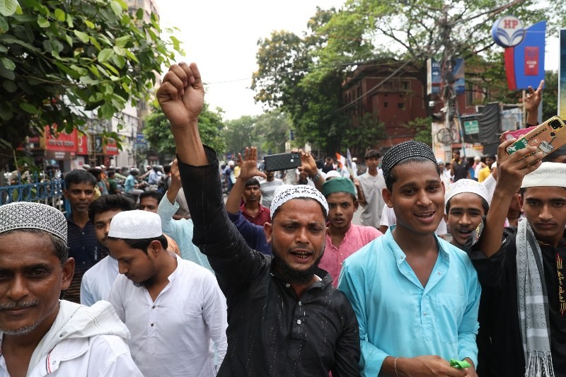 Muslims take to Kolkata streets to protest Waqf amendment