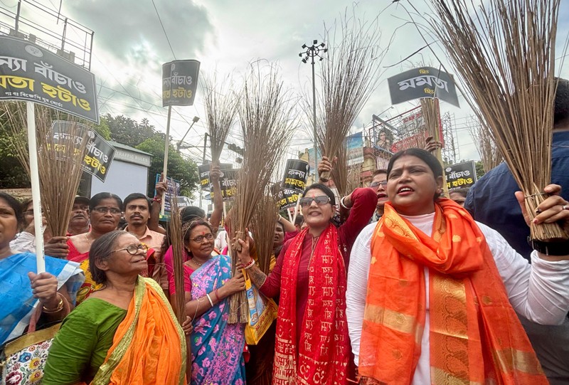In Images: BJP organises march to law college to protest gangrape on campus
