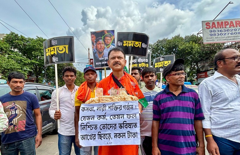 In Images: BJP organises march to law college to protest gangrape on campus