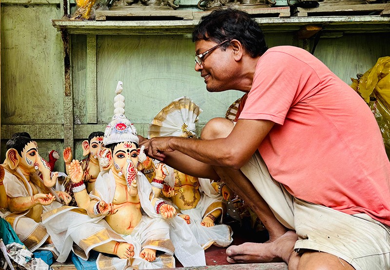 Kumartuli artisans shape Ganesha Idols ahead of Festivities