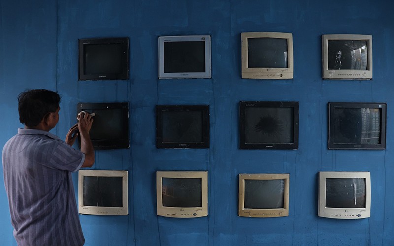 In Images: AI Meets Tradition: Kolkata Pandal Blends Technology with Durga Puja Spirit